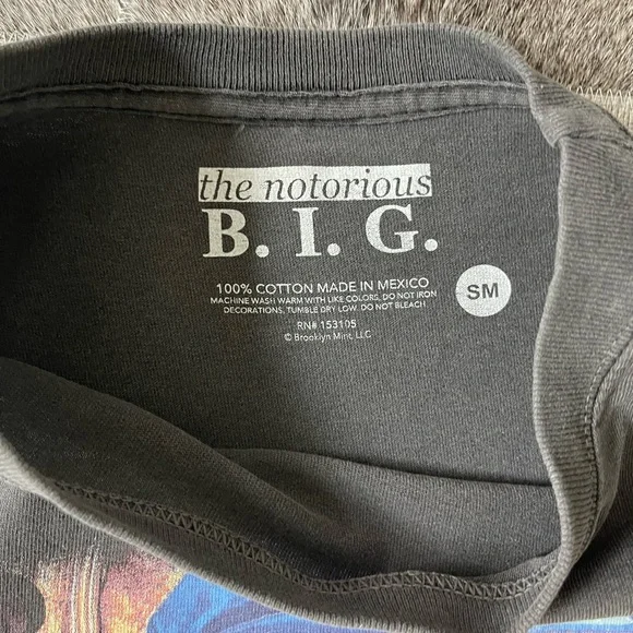 Biggie Smalls faded black tee🌹 - Picture 3 of 4